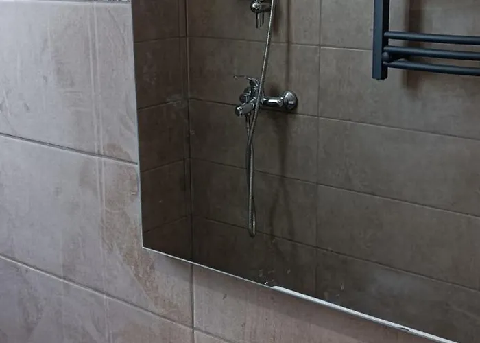 Thea, 아파트 칼라마타